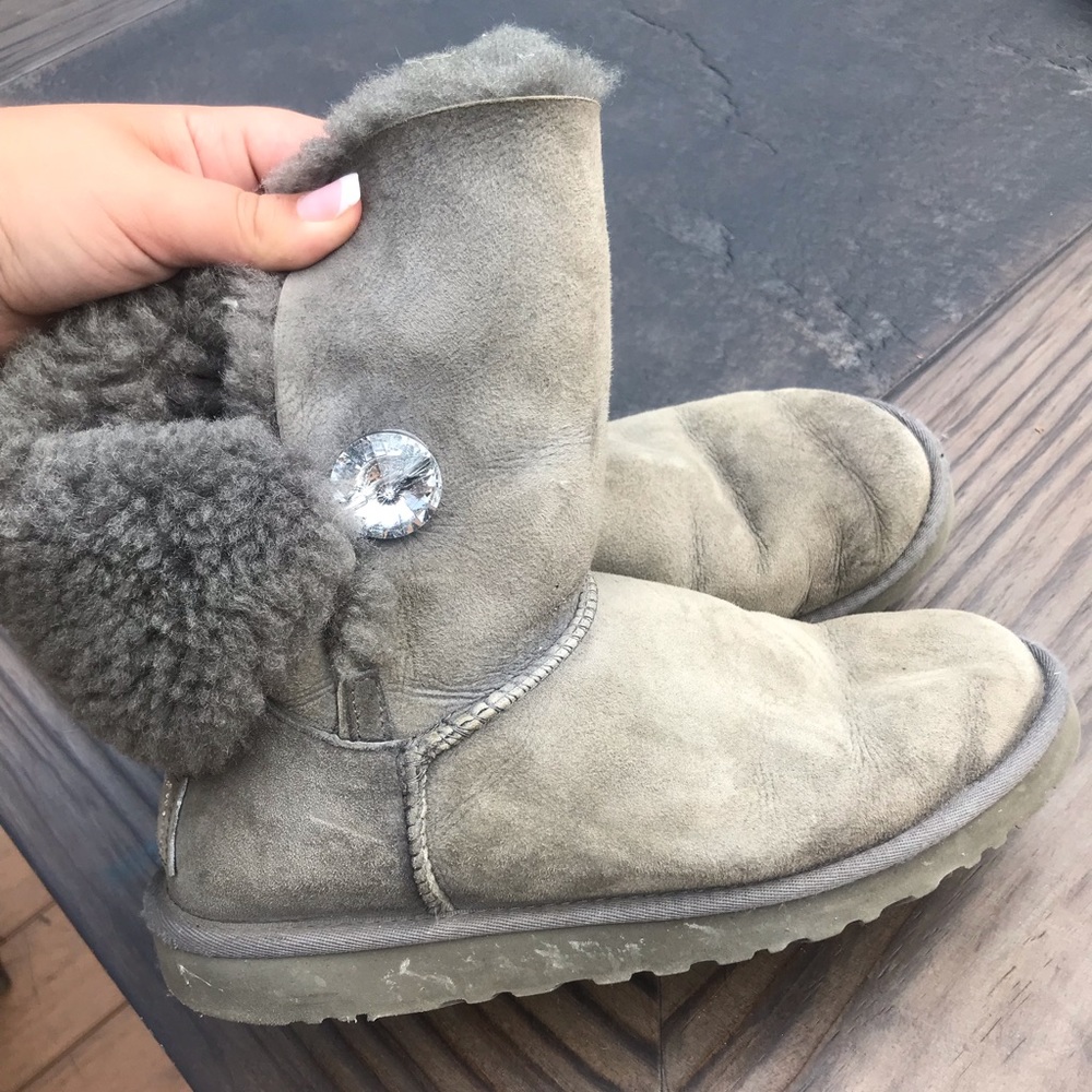 UGG Women’s Bailey button bling boot size 9 gray